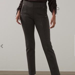 NEW Chico’s Juliet 360 Rivet Detail Ankle Pants in Black and Neutral Size:00